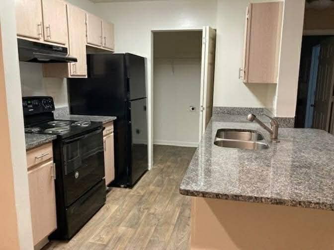 300 falling leaf Ln apt. 324